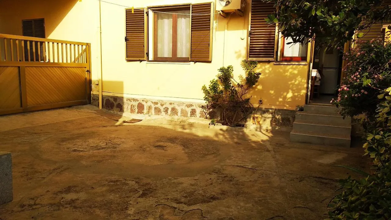 Casa In Zona Tranquilla A Carbonia Villa